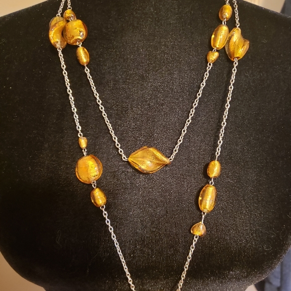 Gold effect glass necklace - Picture 5 of 6